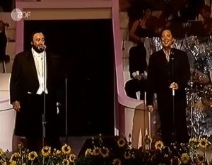 TOM JONES — Delilah (Pavarotti & Friends 2001)  Видео