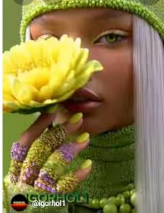 Девушка с цветком  Видео