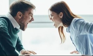 Гневливые скандалисты: почему они такие и как от них защититься