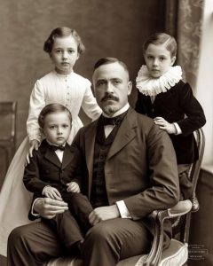 Он никогда не хотел детей. И всё же стал отцом.