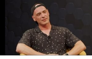 Из Останкина на Шенкин 40. Почему Антон Привольнов бросил «Первый канал» и не жалеет об этом  Видео