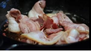 Почему в 1547 году мясо хранилось 3 года, когда ваш окорок тухнет за 5 дней.  Видео