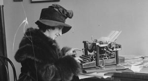 «Бродил по пляжу в неженатом виде» — 55 великолепных одностиший Леонида Либкинда