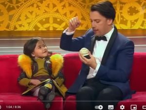 Шестилетняя Нурпери из Кыргызстана провела мастер-класс для Максима Галкина на шоу «Лучше всех!»  Видео