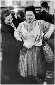 Равнение – на грудь!