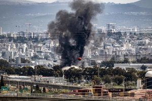 Комбинированный обстрел: попадание в НПЗ БАЗАН в Хайфе