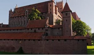 Почему эти замки невозможно было захватить?  Видео