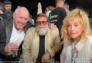 Пугачева вышла на сцену с Макаревичем. Россия в бешенстве. Звезданутые  Видео