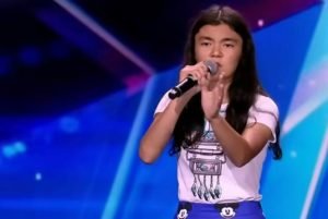 Весь интернет ищет эту девочку! ШОК-исполнение хита "  Видео