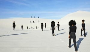 Почему люди и страны пытаются изолироваться от мира и к чему это приводит