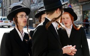 Большинство израильтян против освобождения харедим от призыва – опрос