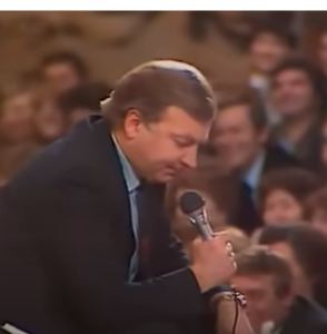 Менглет, Мишулин и Державин. Пародийная сценка "Суфлер", или "Женитьба почти по Гоголю" (1983)  Видео