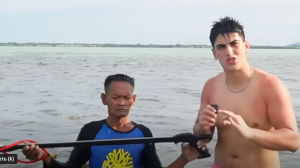 Это племя ЖИВЁТ на ВОДЕ (они мутировали)  Видео