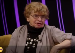 Как стать настоящим евреем? Почему люди принимают иудаизм? История гиюра с Фаиной Булавиной  Видео