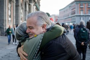 Почему нам приятно обниматься?