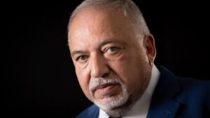 Авигдор Либерман. Конец войне и новые выборы ?  Видео