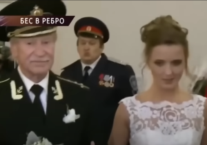 Ему 70, а ей 17! ШОКИРУЮЩИЕ подробности личной жизни ПОЖИЛЫХ звезд-ловеласов  Видео