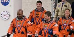 Миссия "Артемида-2": четверо астронавтов отправились к Луне