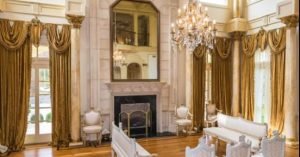 Золотой дворец вашего любимого доктора  Видео