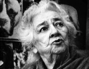 Фаина Раневская: «Маяковского я впервые увидела в доме, где помещалась какая-то школа, то ли музыкальная, то ли театральная, называлась «Шко