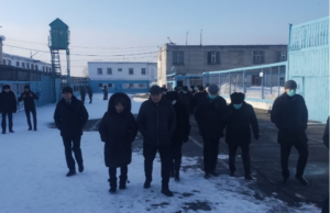 В Казахстане для предотвращения коррупции чиновников водят на экскурсии в тюрьмы