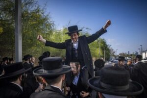 В разгар утренних пробок: ультраортодоксы перекрыли шоссе №4 /От редакци/