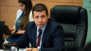 Алекс Кушнир: "Народ еще не понял, что именно ему придется расплачиваться за популизм"