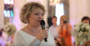 Мама сказала речь на свадьбе… Все гости плакали!