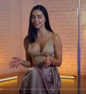 Чемпионка мира украинка Наталья Татаринцева делает трюки на пилоне  Видео