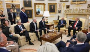 Трамп воздерживается от поддержки Биби на фоне пробуксовки своей предвыборной кампании.
