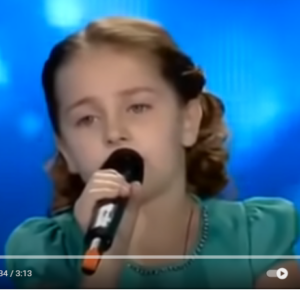 Нинья кантандо по-итальянски  Видео