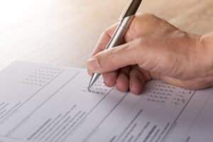 Опрос 12-го телеканала: разрыв между коалицией и оппозицией увеличивается  /От редакции/