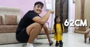 САМАЯ НИЗКАЯ ЖЕНЩИНА В МИРЕ (62 см, 29 лет) | Джоти Амге  Видео