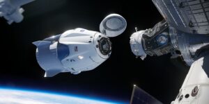 Космический турист впервые вышел в открытый космос