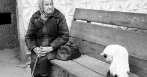 До слез…Ей пару лет осталось до заката…